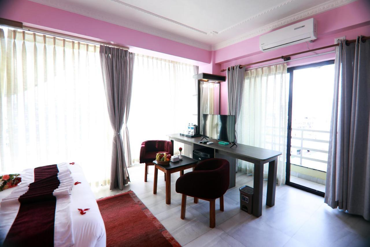 Hotel Task International Pokhara Bagian luar foto