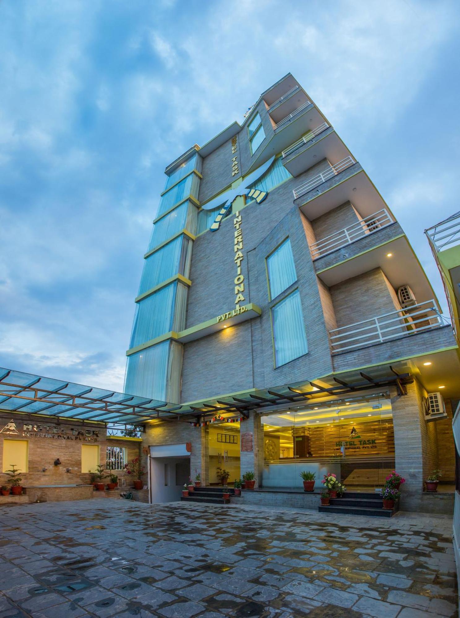 Hotel Task International Pokhara Bagian luar foto