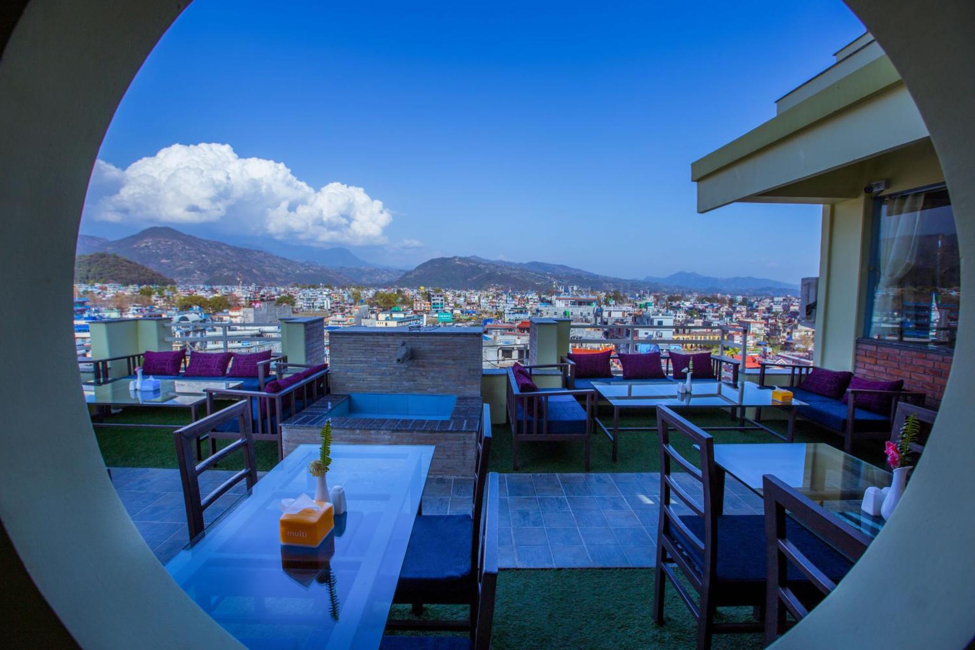 Hotel Task International Pokhara Bagian luar foto