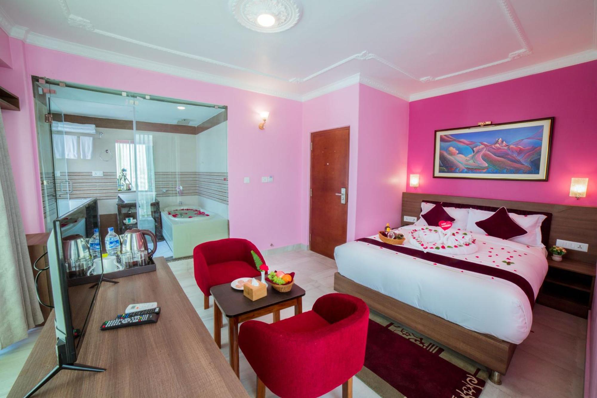 Hotel Task International Pokhara Bagian luar foto