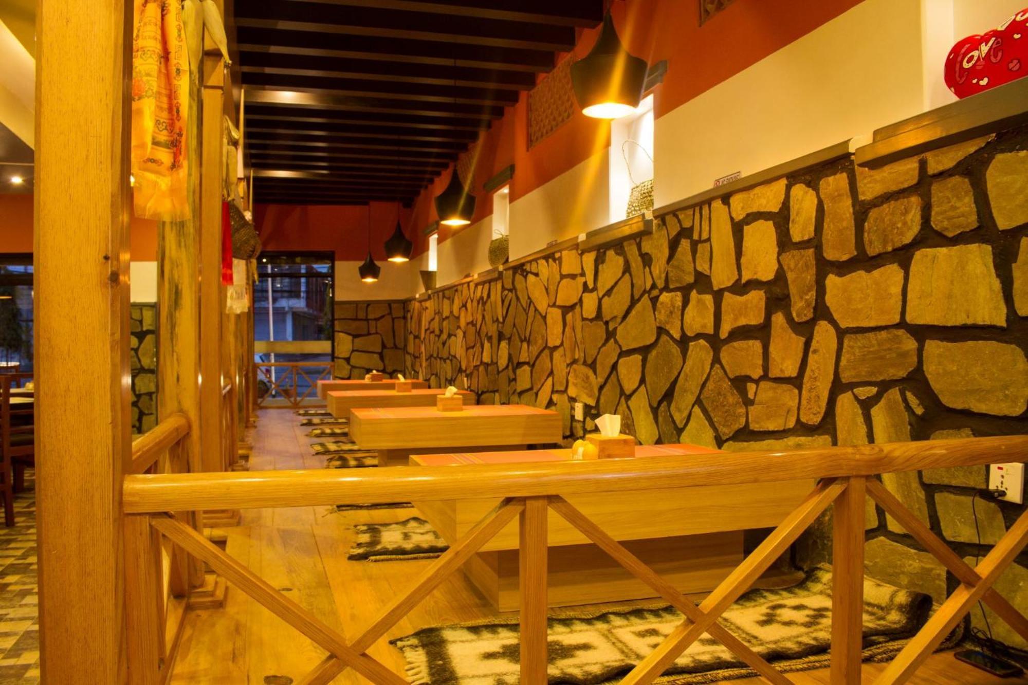 Hotel Task International Pokhara Bagian luar foto