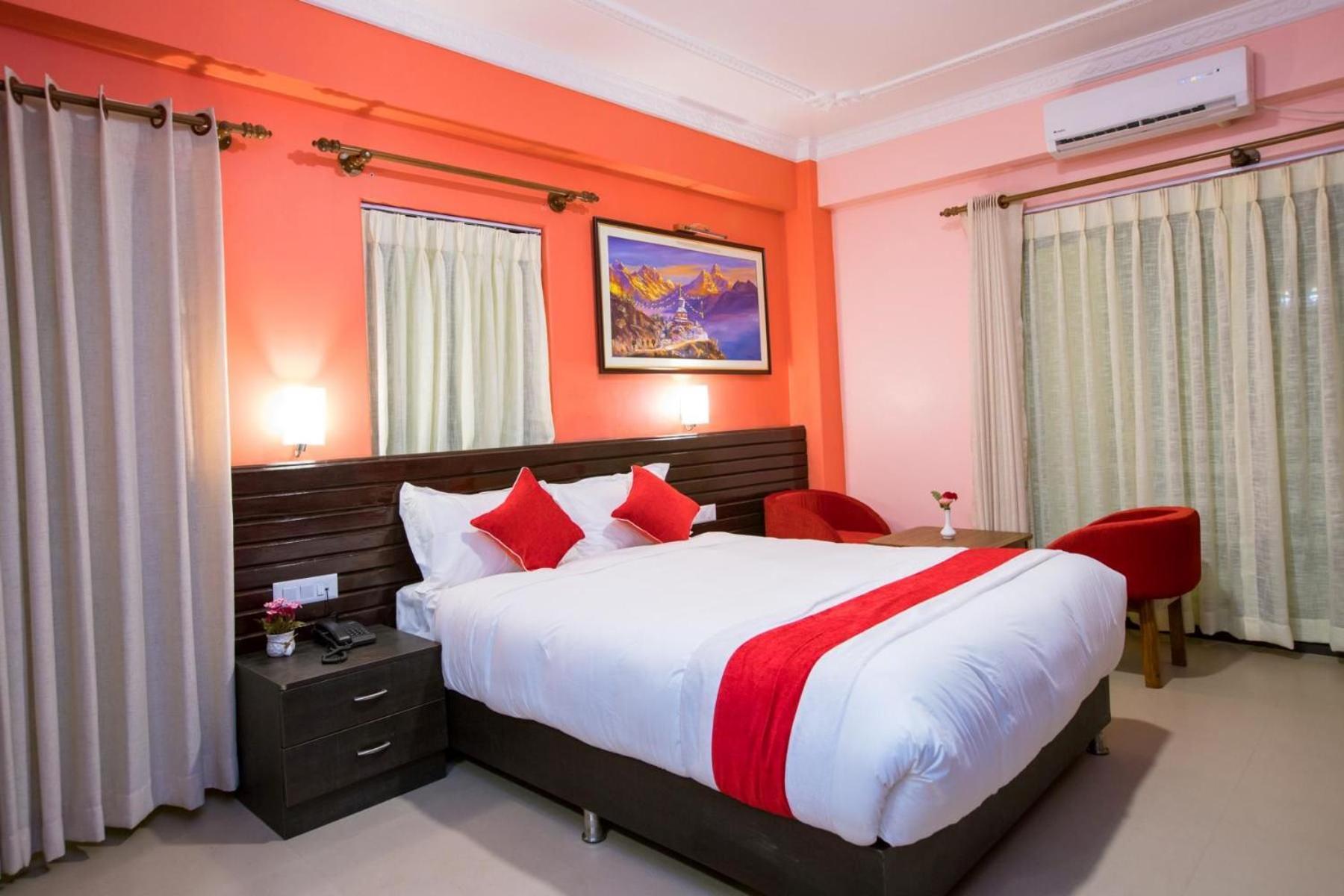Hotel Task International Pokhara Bagian luar foto